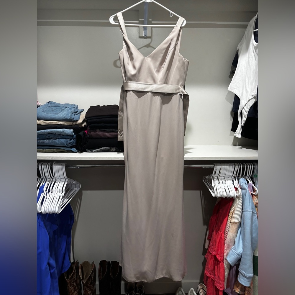 Vera Wang Elegant Gown